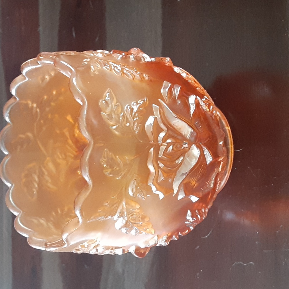 VINTAGE DUGAN WREATH OF ROSES SMALL CARNIVAL GLASS ROSE BOWL